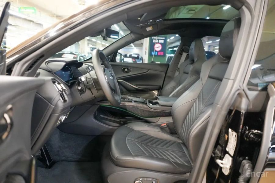 Astonmartin DBX