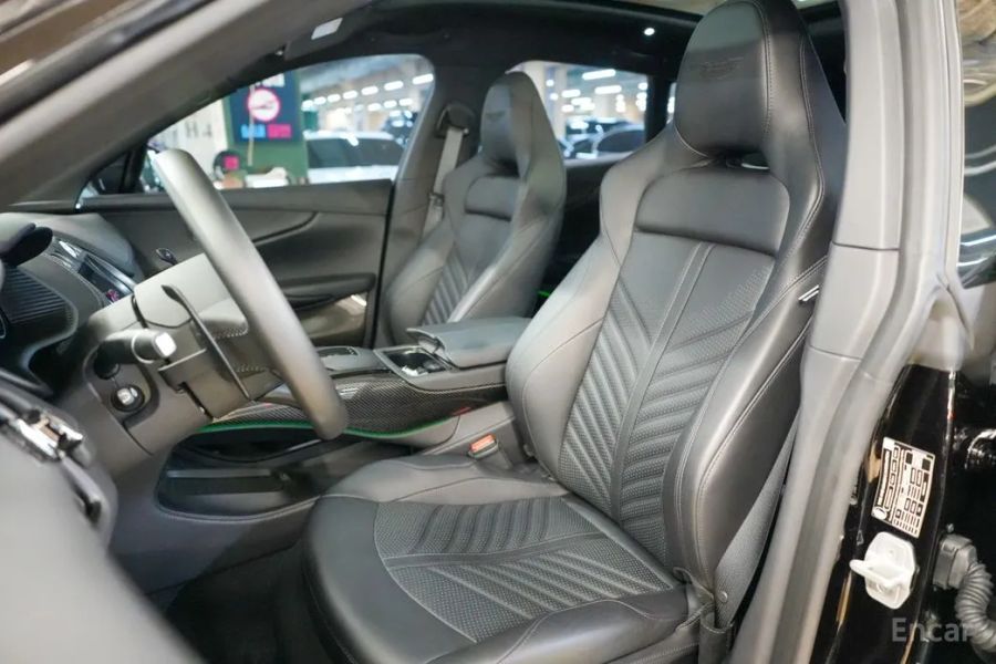 Astonmartin DBX