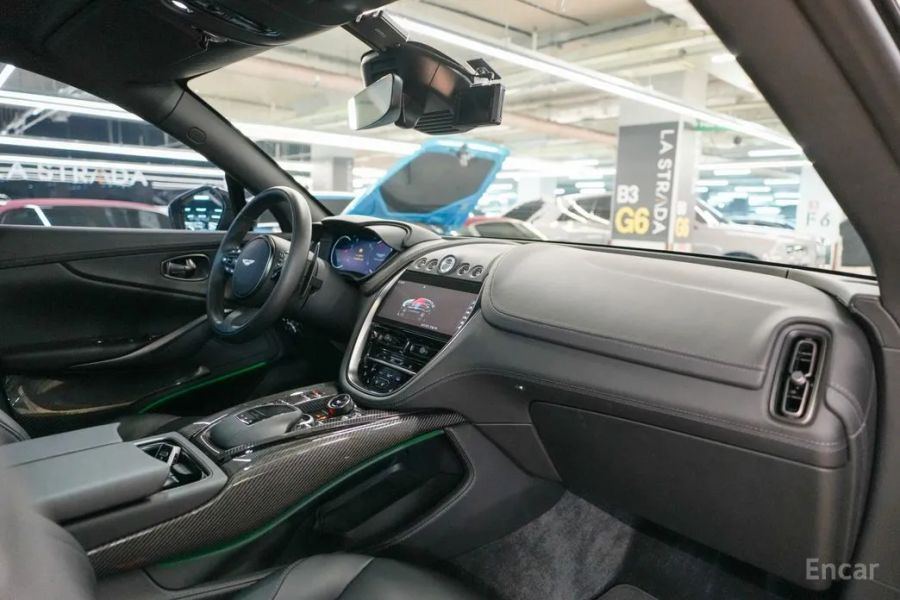 Astonmartin DBX