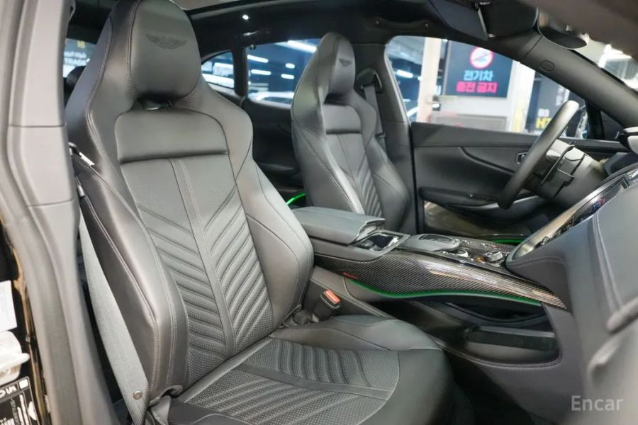Astonmartin DBX