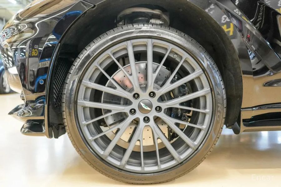 Astonmartin DBX