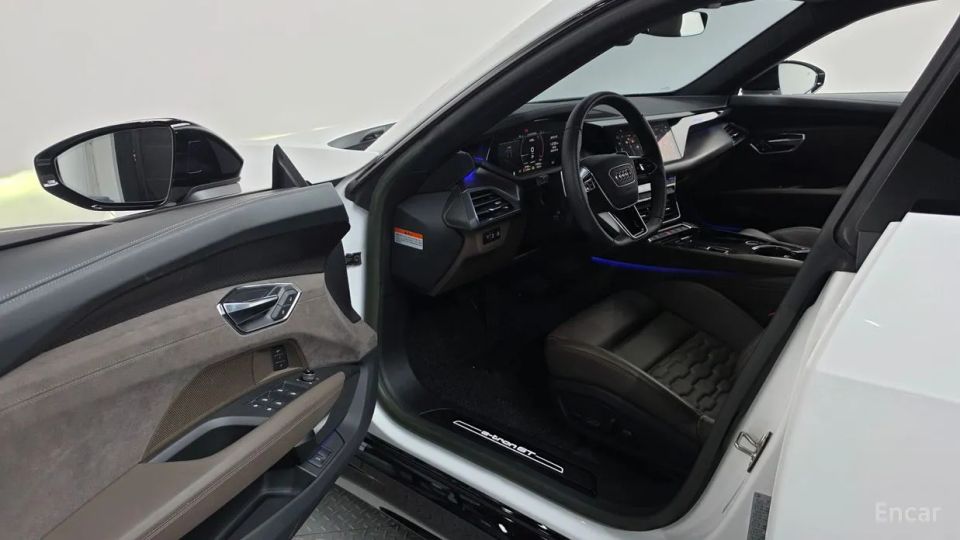 Audi E-tron GT