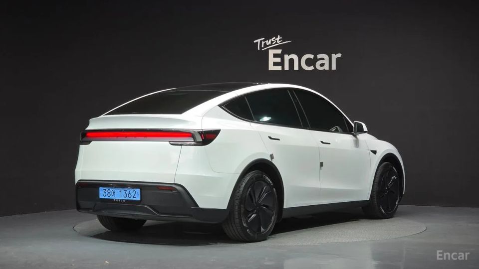 Tesla model-y