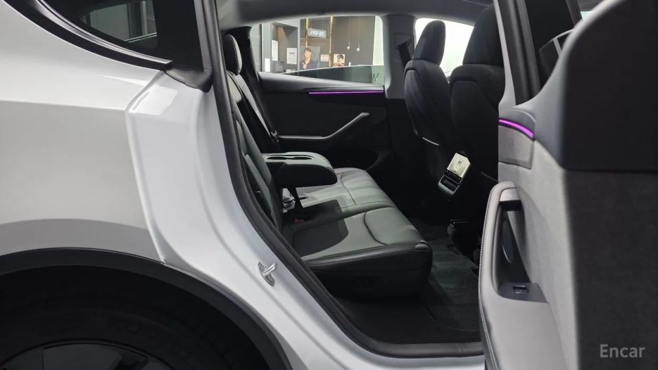 Tesla model-y