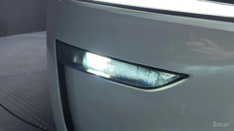Tesla model-y