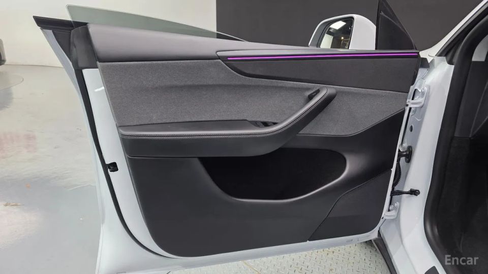 Tesla model-y