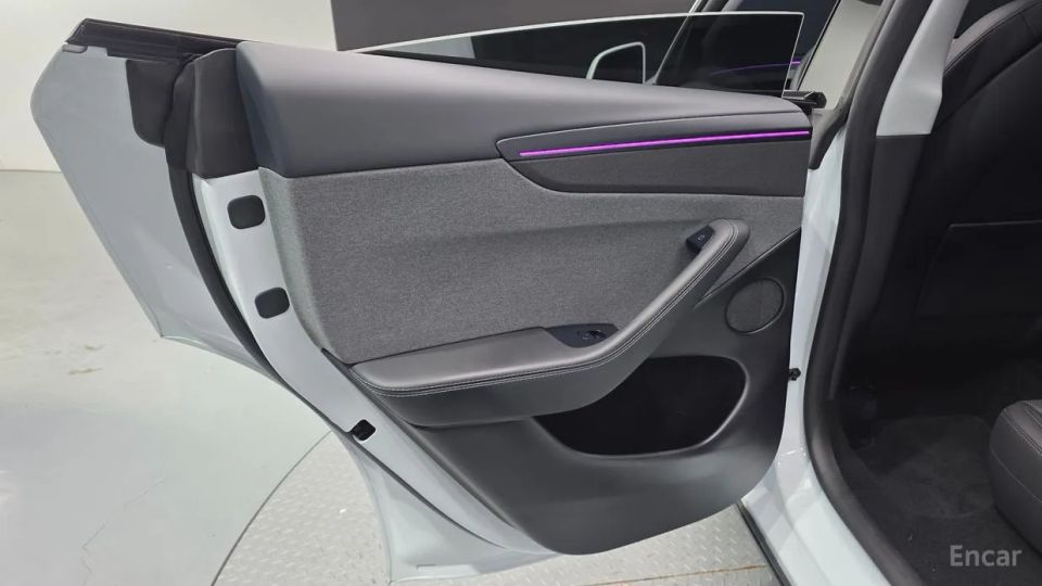 Tesla model-y
