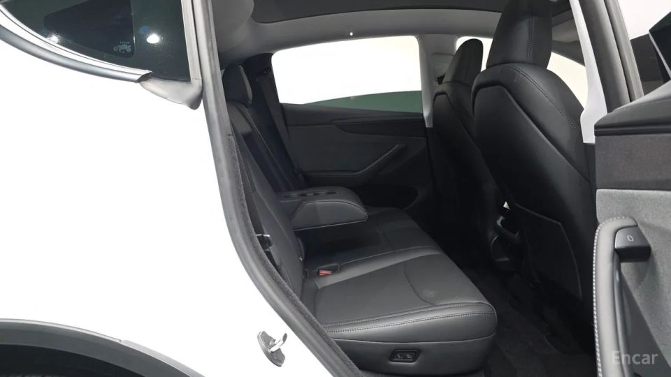 Tesla model-y