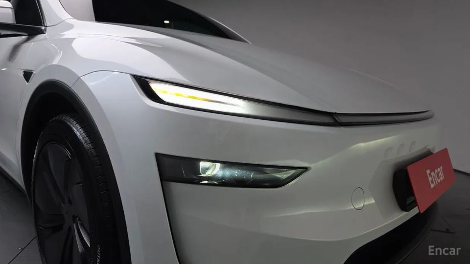 Tesla model-y