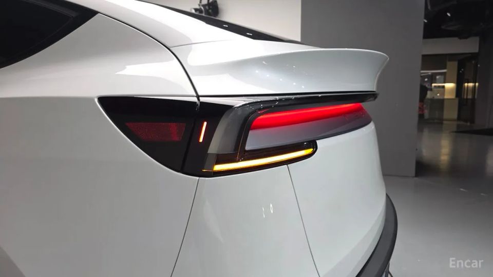 Tesla model-y