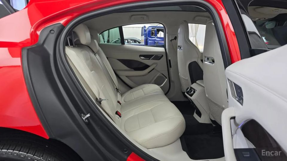 Jaguar I-PACE