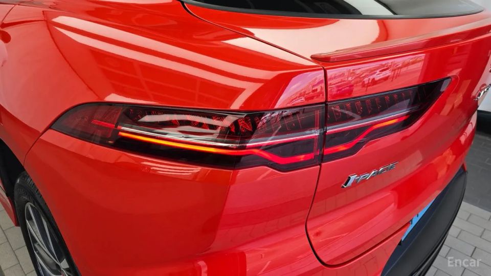 Jaguar I-PACE