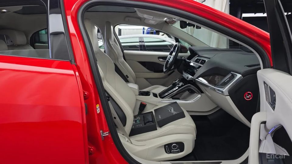 Jaguar I-PACE
