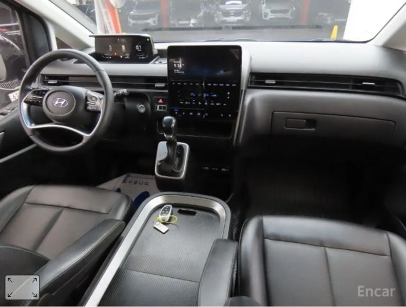 Hyundai Staria