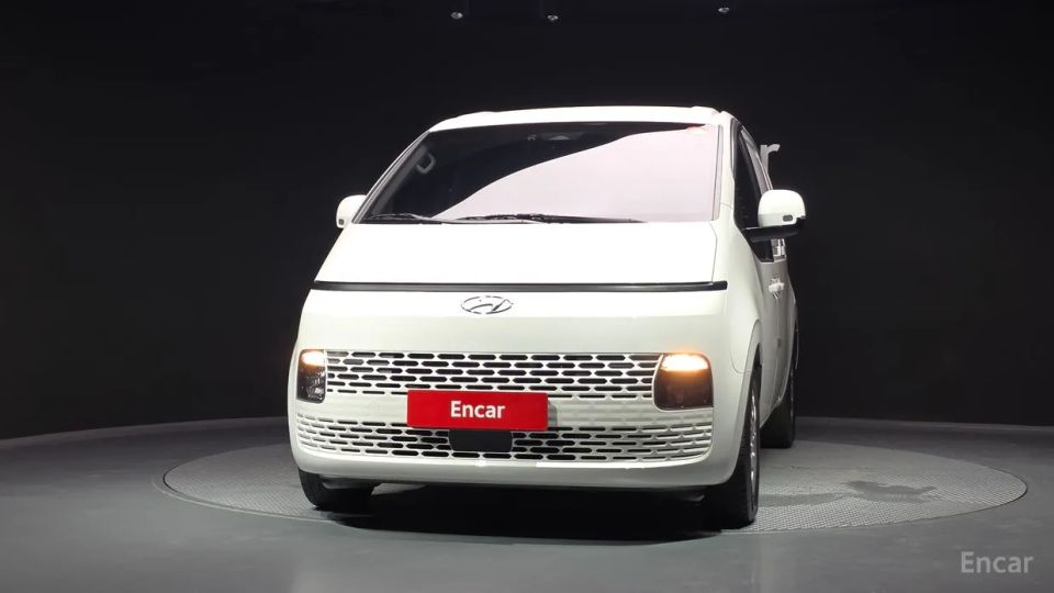 Hyundai Staria