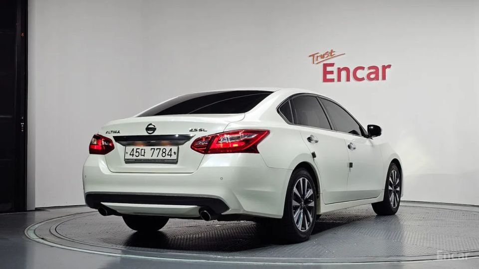 Nissan altima