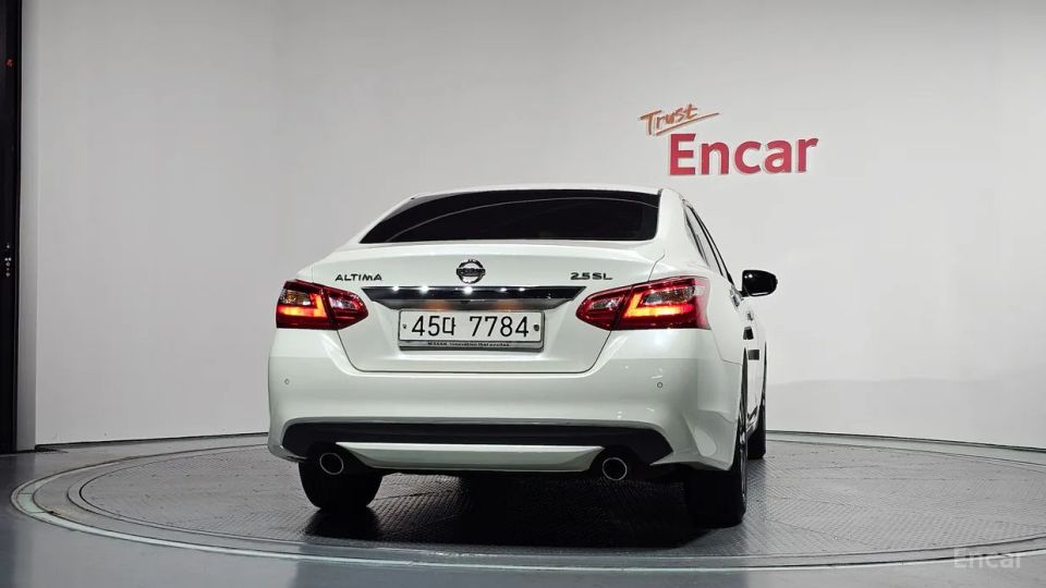 Nissan altima