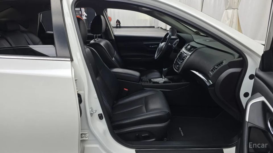 Nissan altima