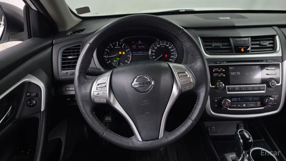 Nissan altima