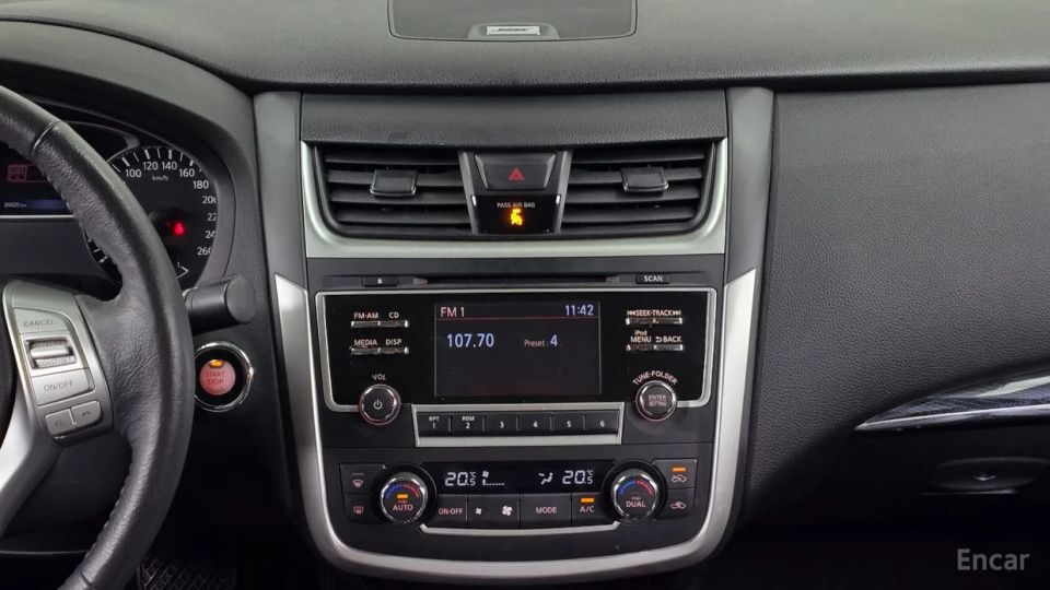 Nissan altima