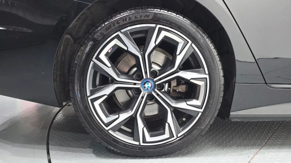 BMW I4