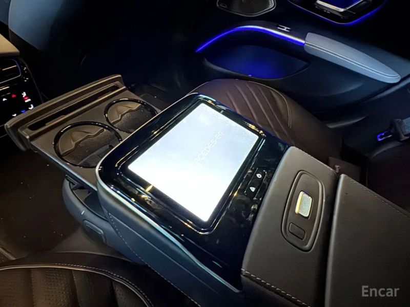 Mercedes-Benz EQS