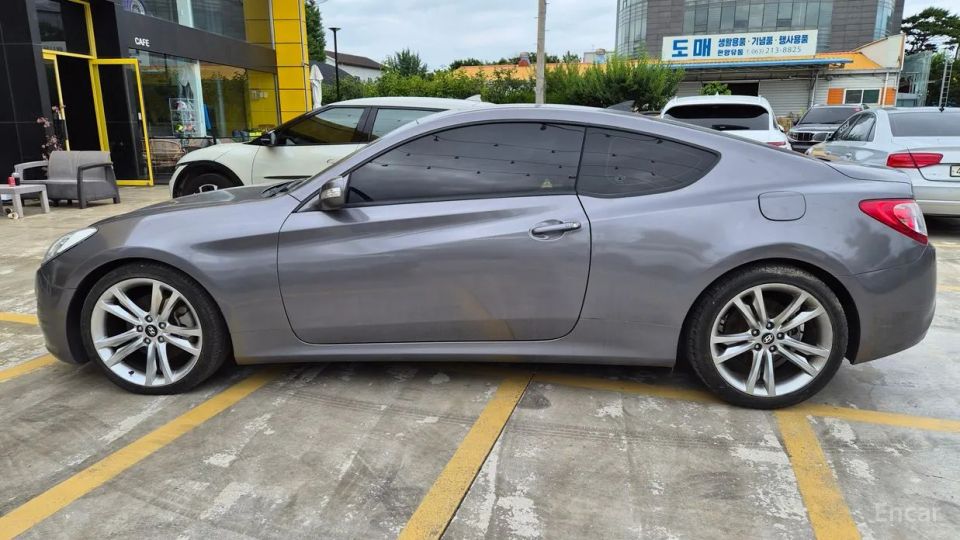 Hyundai Genesis