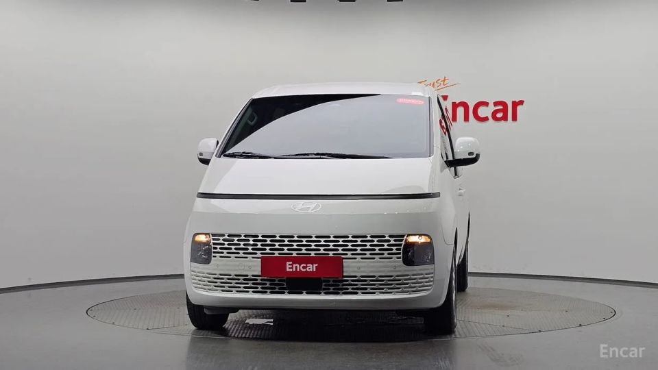 Hyundai Staria