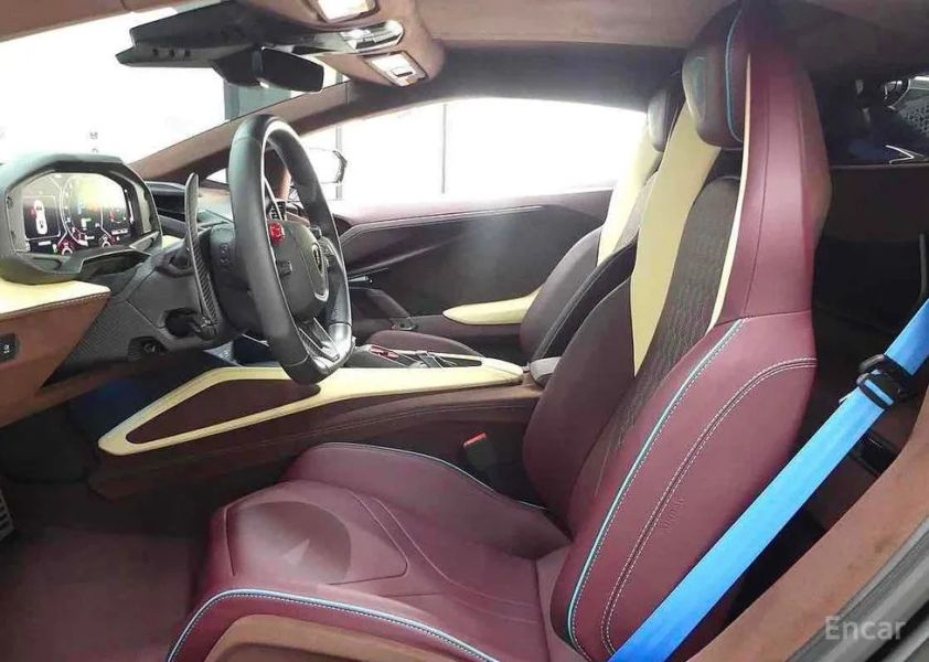Lamborghini Revuelto