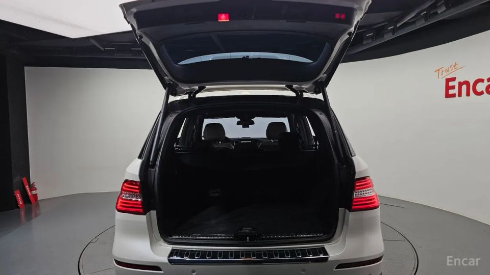 Mercedes-Benz M-class