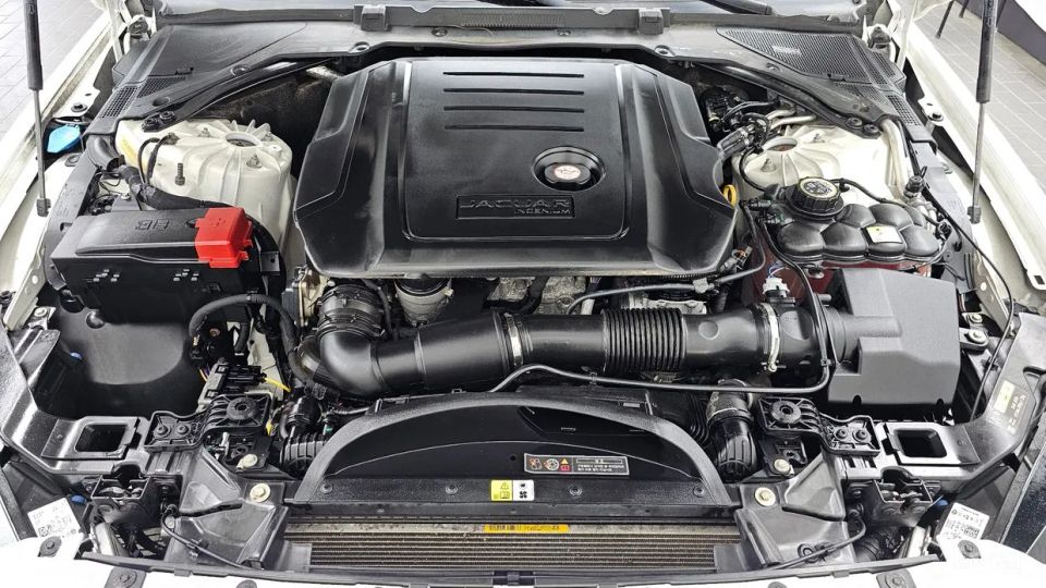 Jaguar XE