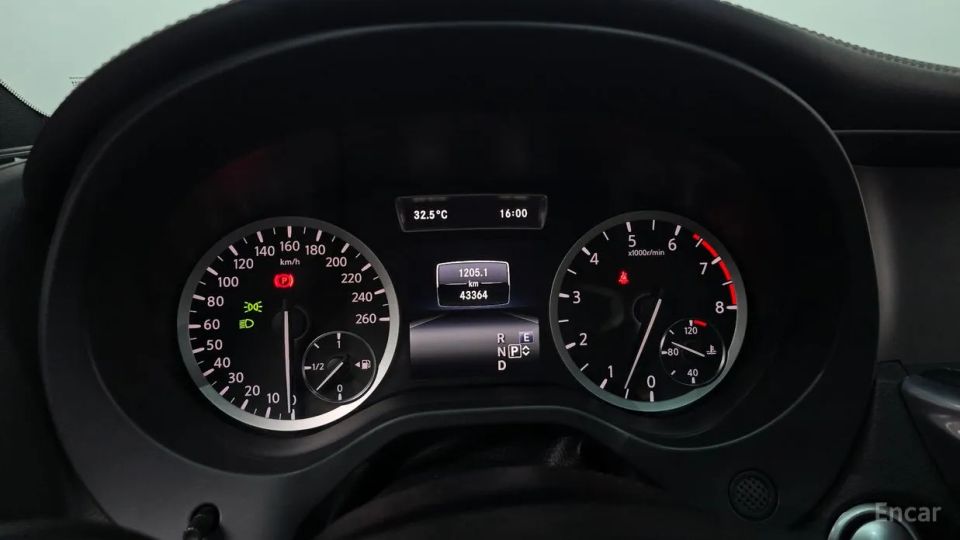 Infiniti Q30