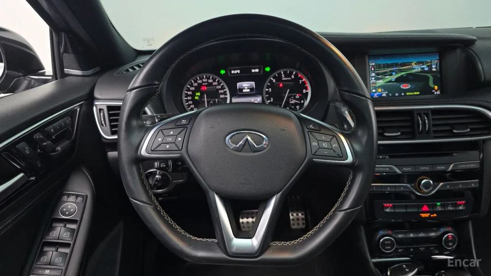 Infiniti Q30