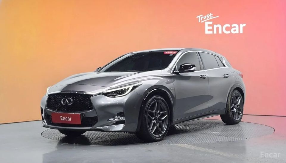 Infiniti Q30