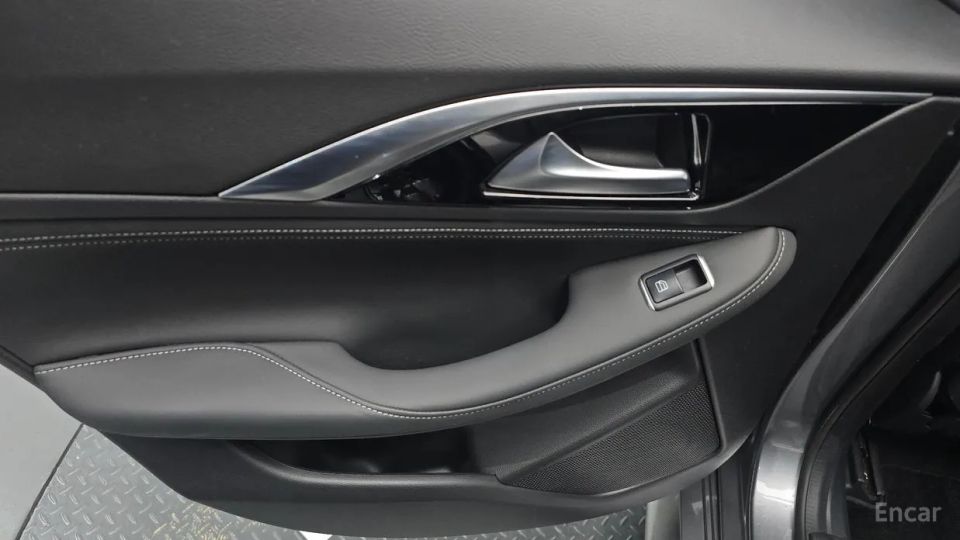 Infiniti Q30