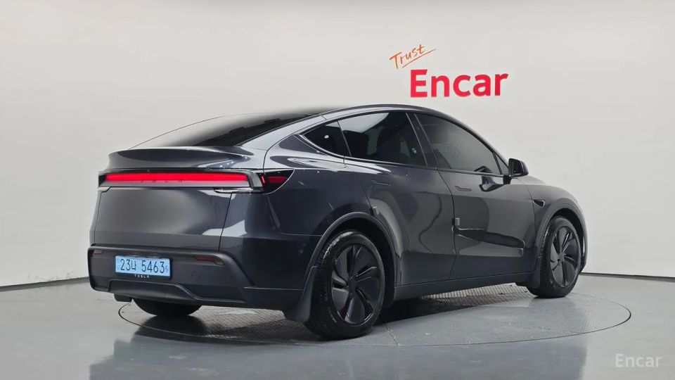 Tesla model-y