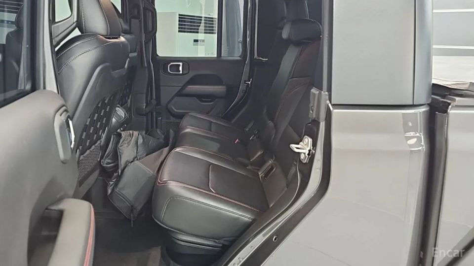 Jeep gladiator