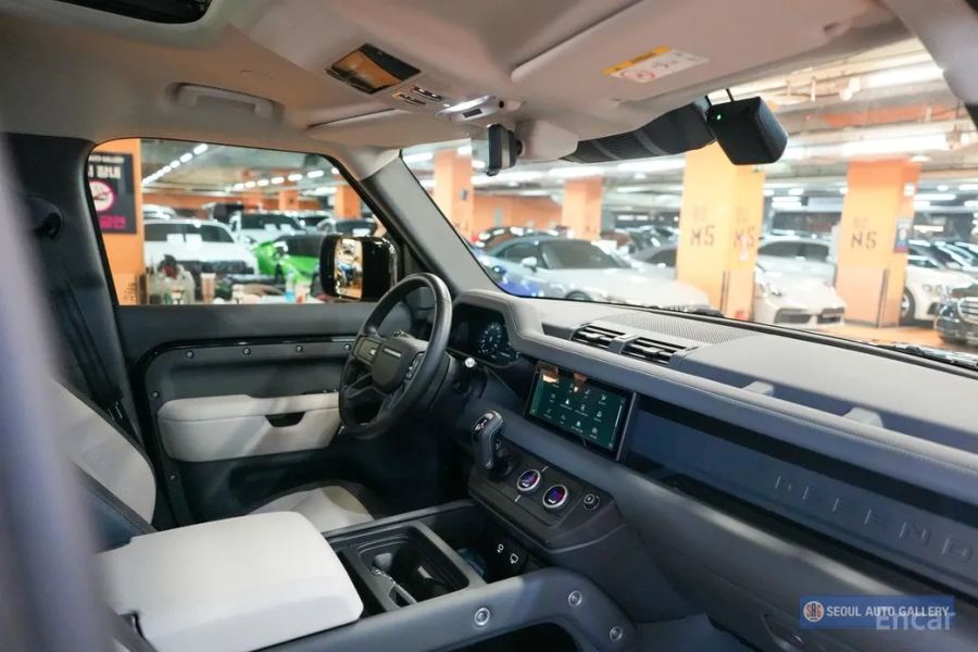 Land Rover Defender