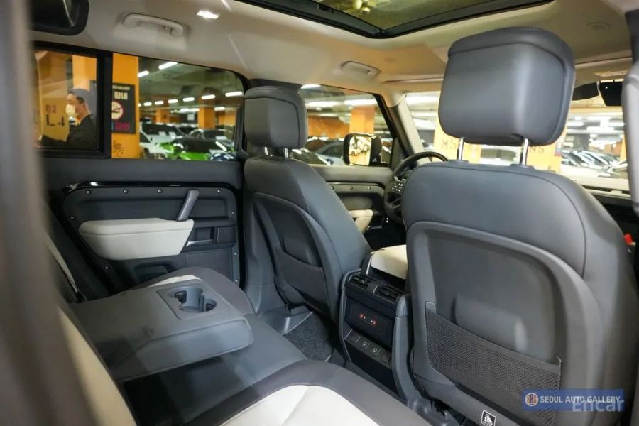 Land Rover Defender