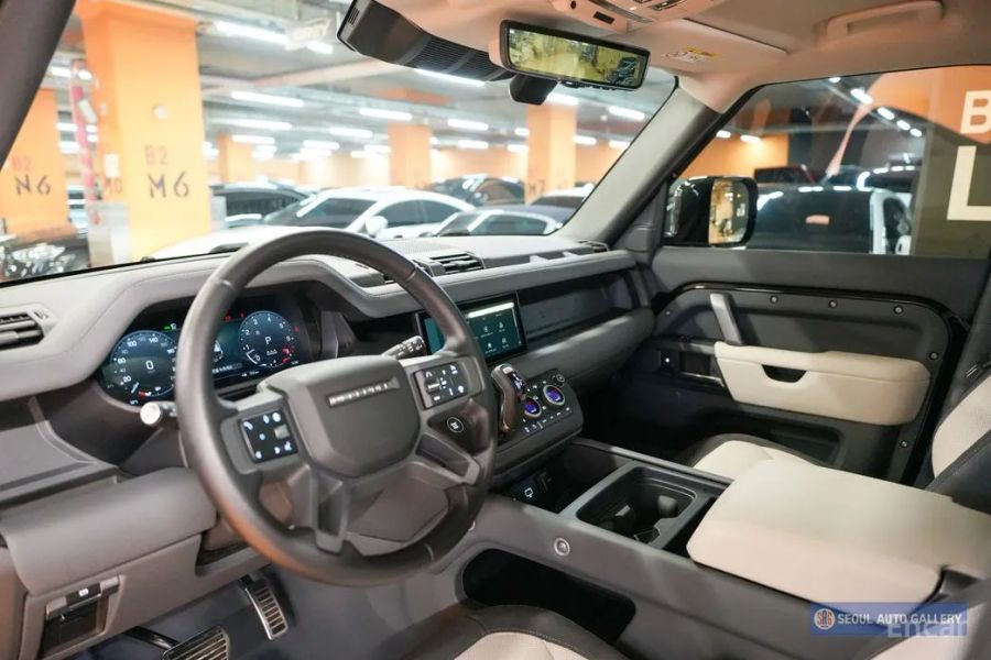 Land Rover Defender