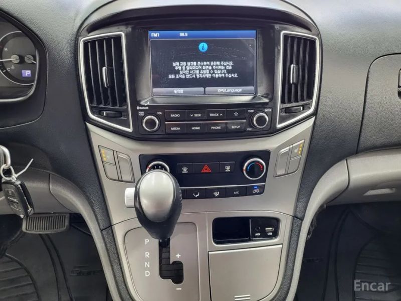 Hyundai Starex