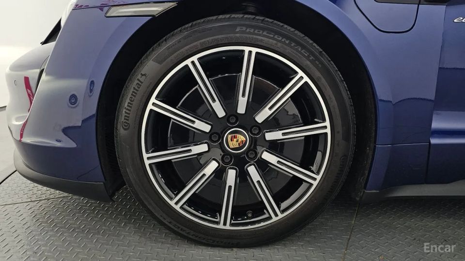 Porsche Taycan