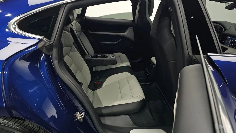Porsche Taycan