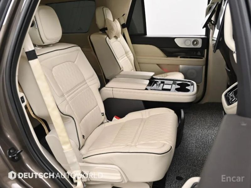 Lincoln Navigator