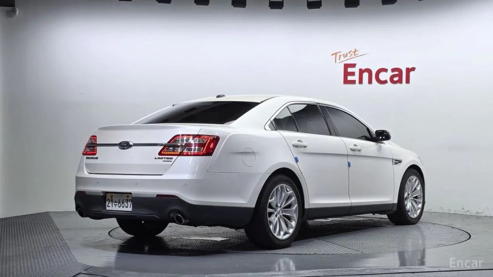 Ford Taurus