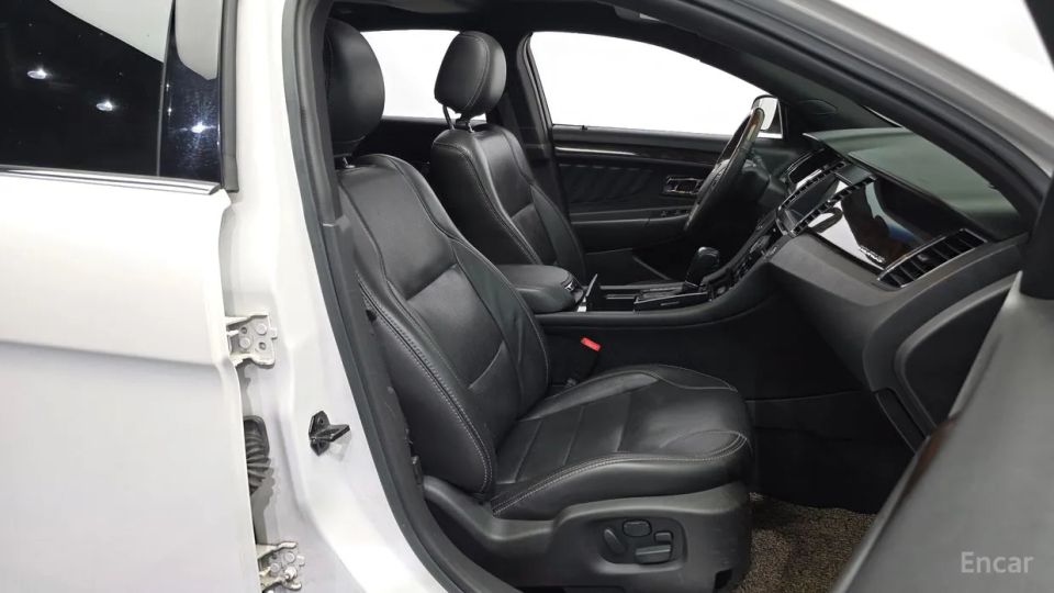 Ford Taurus
