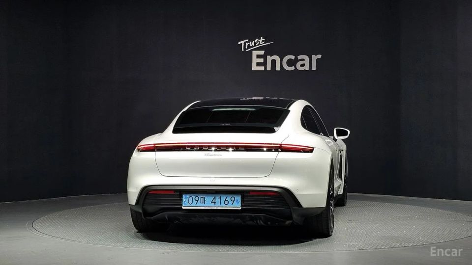 Porsche Taycan