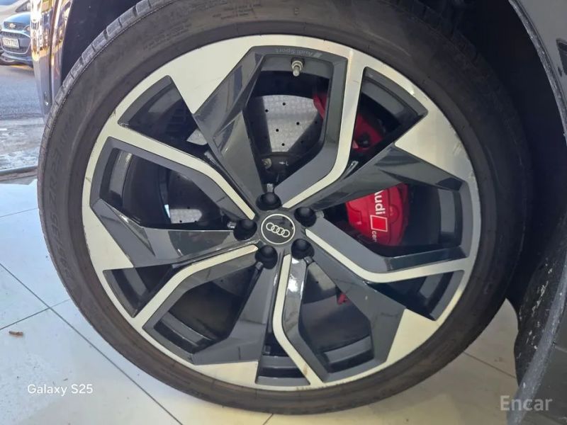 Audi rsq8