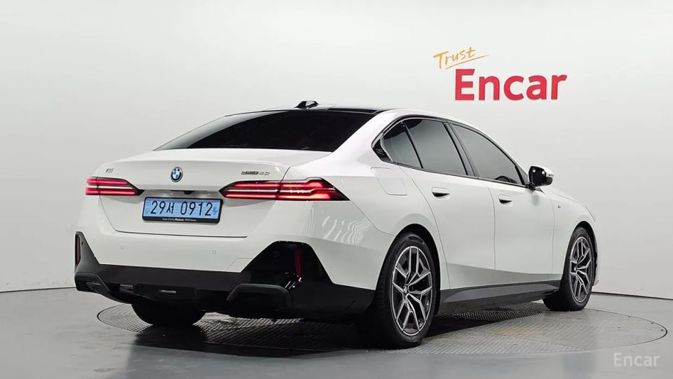 BMW i5