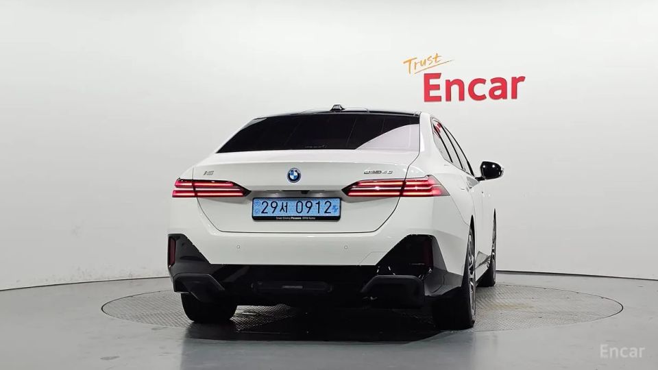 BMW i5